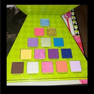 Revolution Makeup Emily in Paris E/S palette